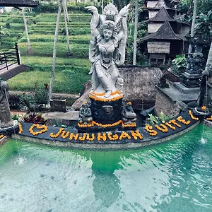 3* База отдыха Junjungan
